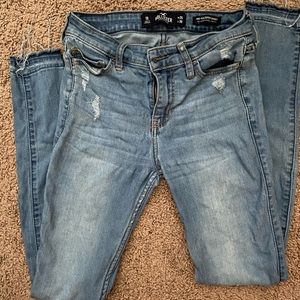 Hollister Co distressed mid-rise super skinny jeans